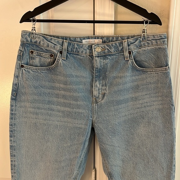 🔹 Topshop Straight leg Light Denim jeans with Distressed hem , Size: 34 - Picture 16 of 17